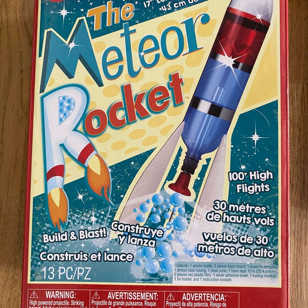Meteor Rocket Kit with Red and Blue Design